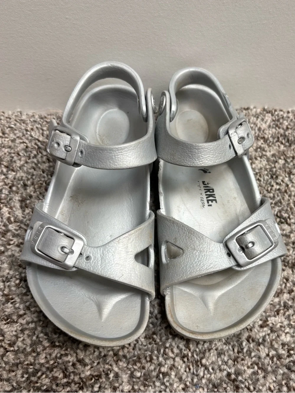 Birkenstock Waterproof Silver Textured Buckle Sandals Size 28 (10c)